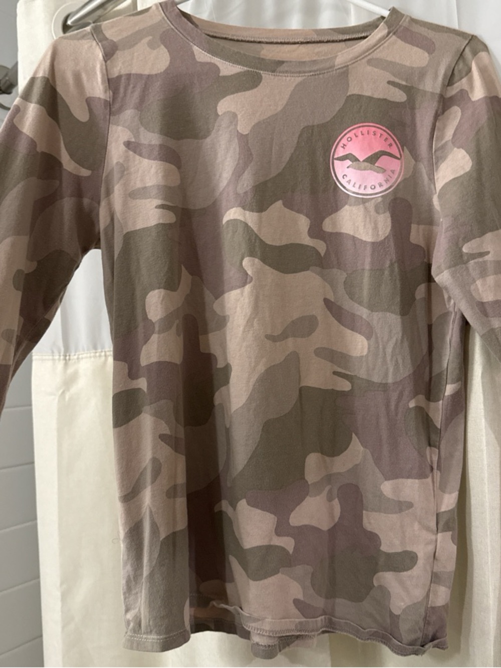 Hollister Girls' Pink and Olive Camo Long Sleeve Tee